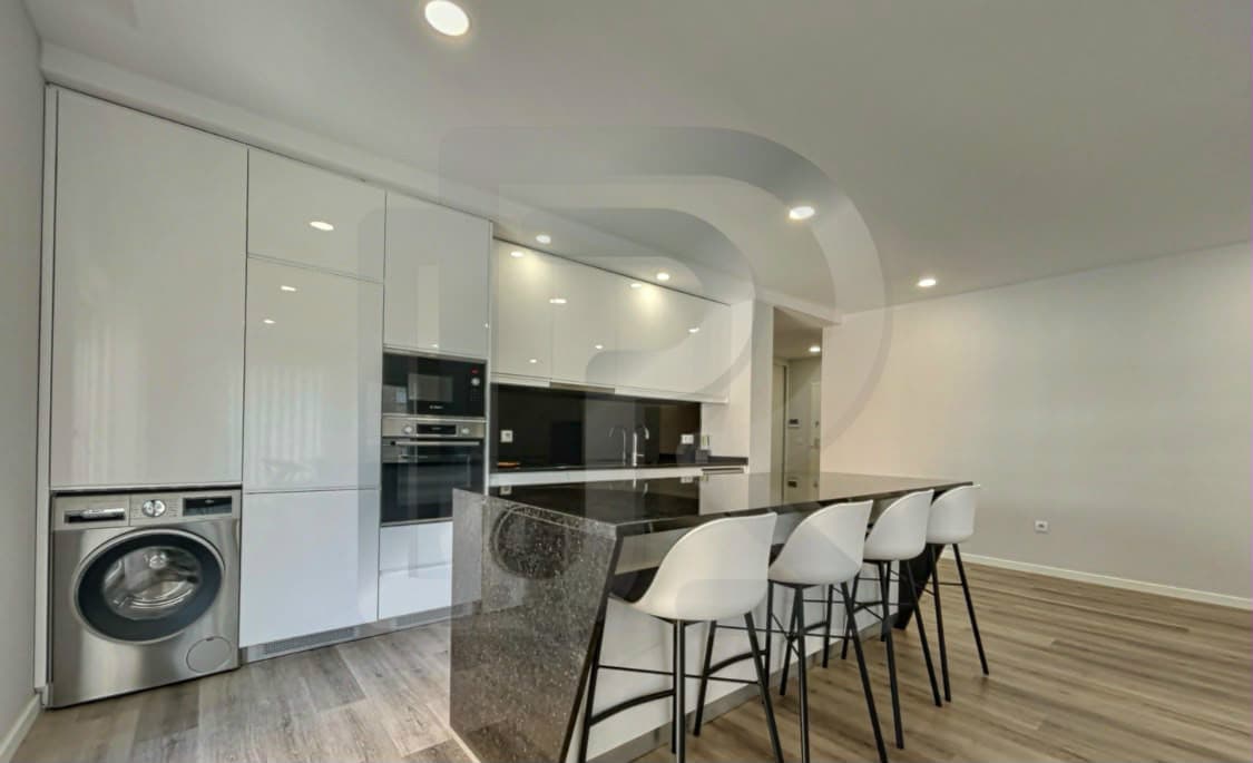 🏡 T3 Semi-Novo com Excelentes Áreas e Garagem em Bragança