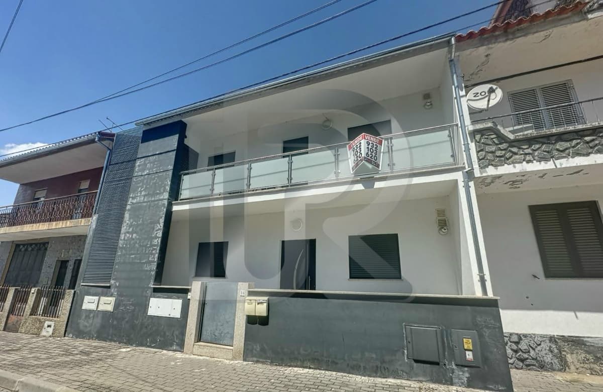 🏡 Apartamento T4 junto ao IPB – Excelente Oportunidade de Investimento