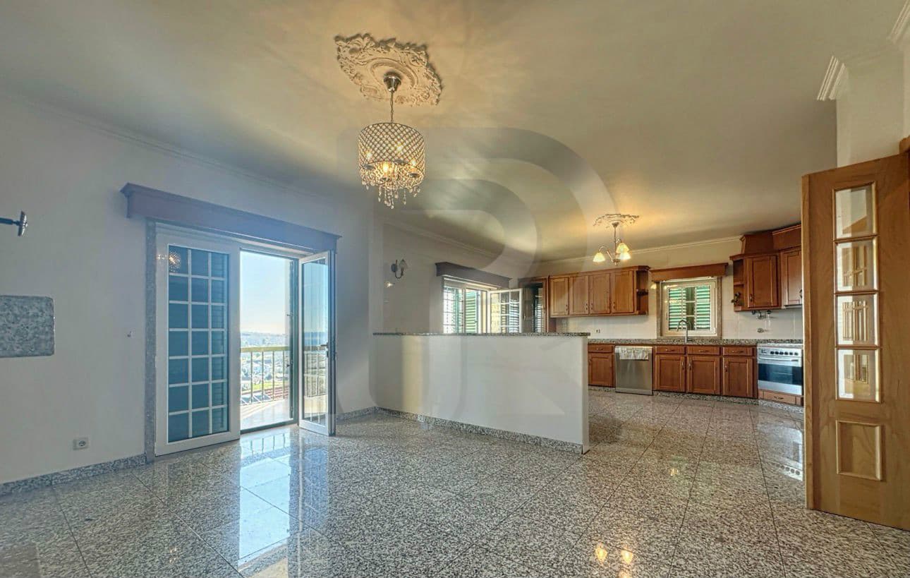 Arrenda-se Moradia T4 Sem Mobília