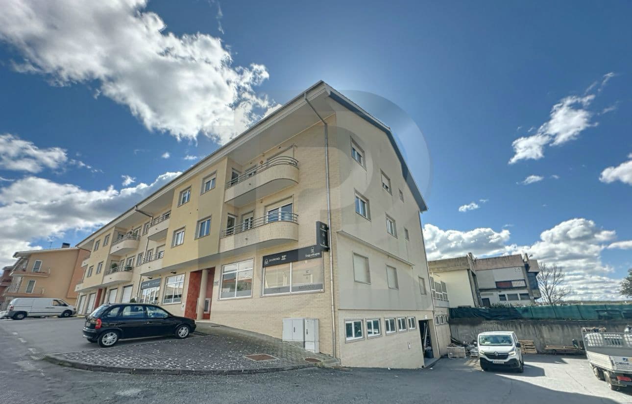 🏡 Apartamento T4 Renovado na Fraga Selvagem – Bragança