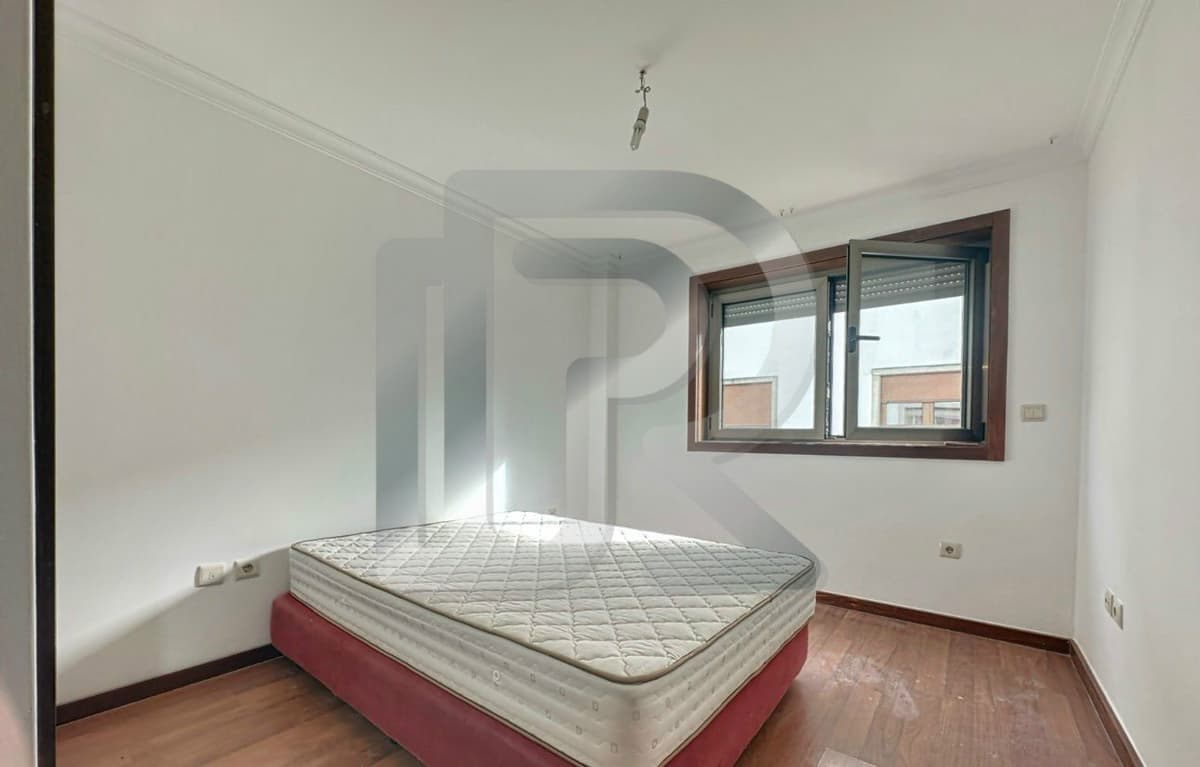 Apartamento T1+1 na Avenida Sá Carneiro em Bragança