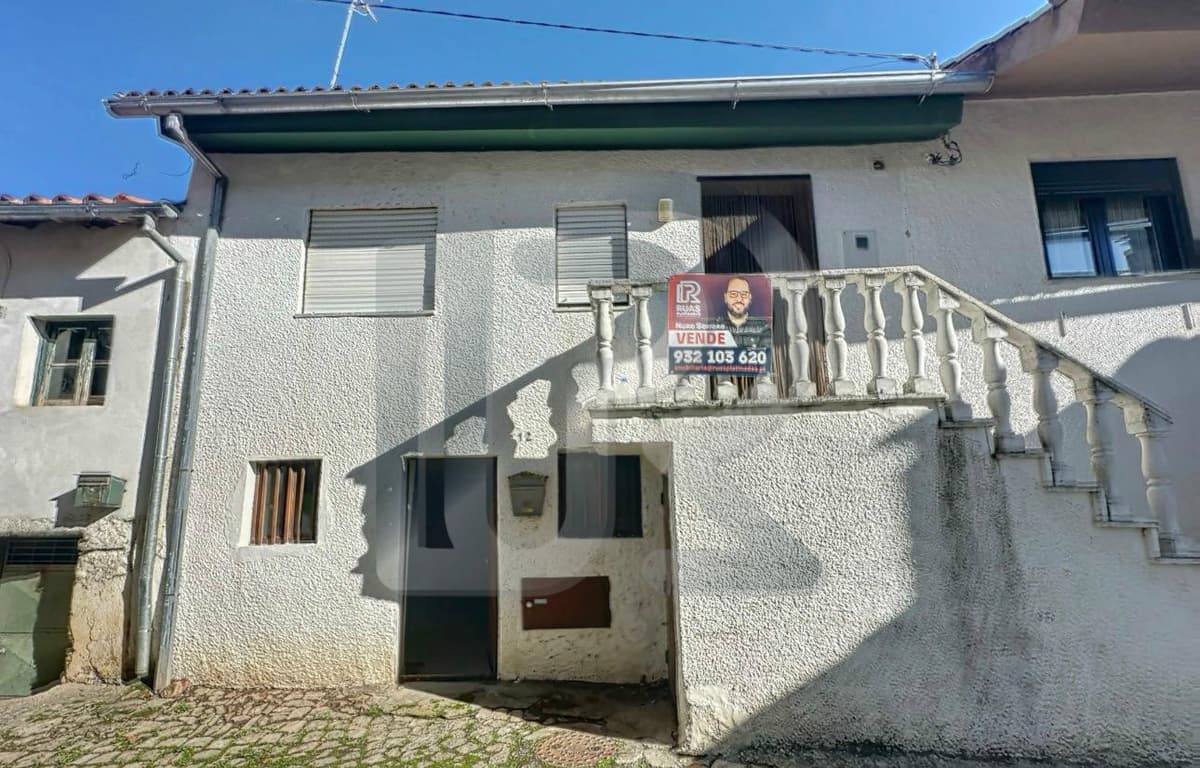 Moradia T1+1 à Venda na aldeia de Gimonde – Bragança