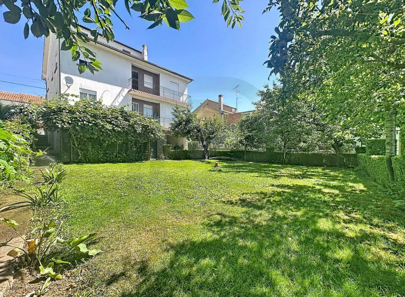 🏡 Moradia T5 em Vale D’Álvaro – Bragança