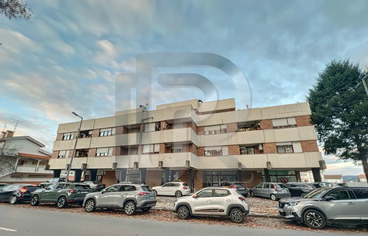 T3 com Excelente Localização e Garagem Fechada – Bragança